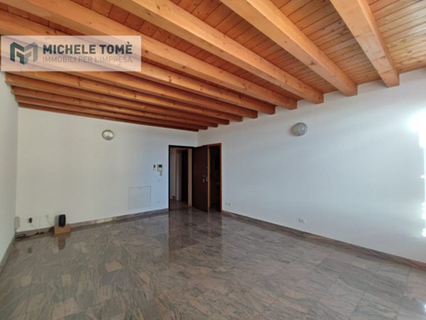 ufficio in affitto a Dolcè in zona Volargne