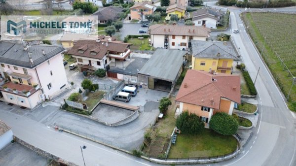 locale commerciale in affitto a Dolcè in zona Peri
