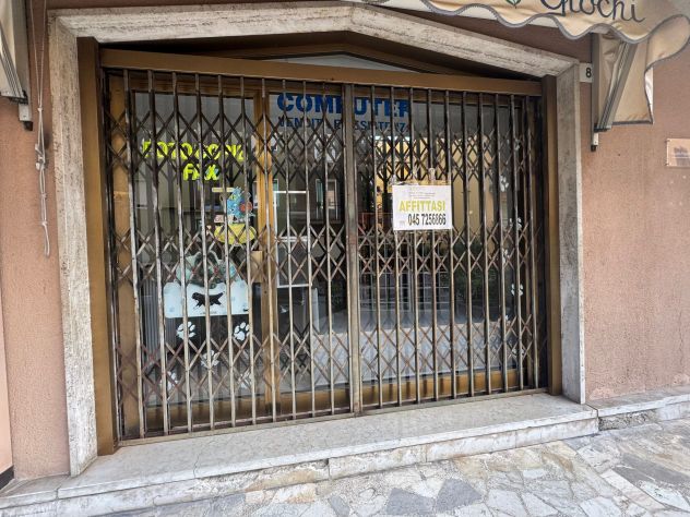 negozio in affitto a Garda