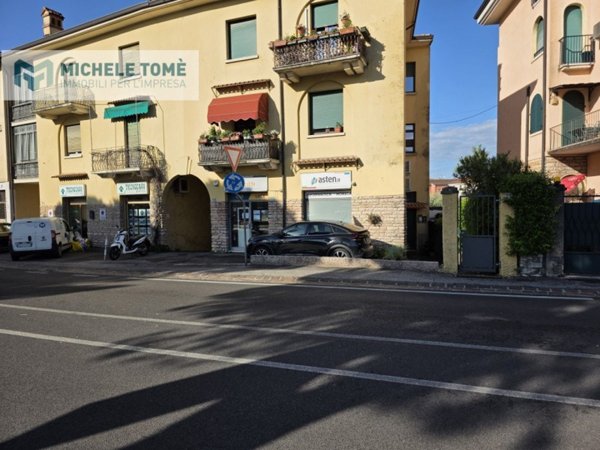 negozio in affitto a Garda