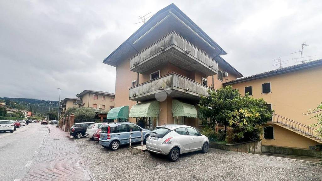 locale commerciale in affitto a Grezzana