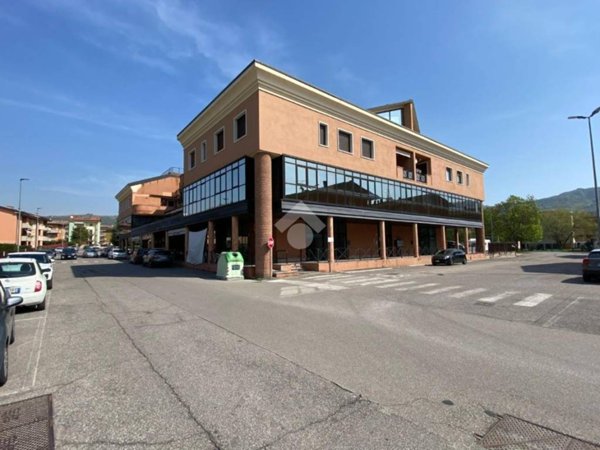 ufficio in affitto a Grezzana