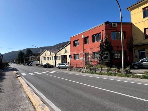 ufficio in affitto a Grezzana in zona Stallavena