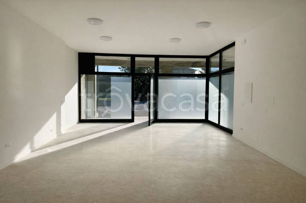 negozio in affitto ad Illasi