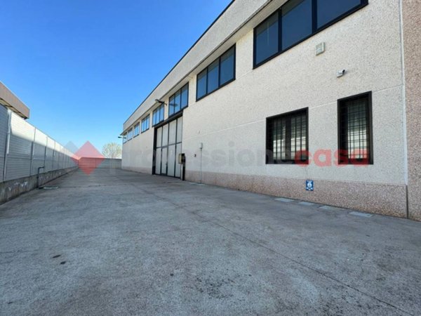 locale commerciale in affitto ad Isola della Scala