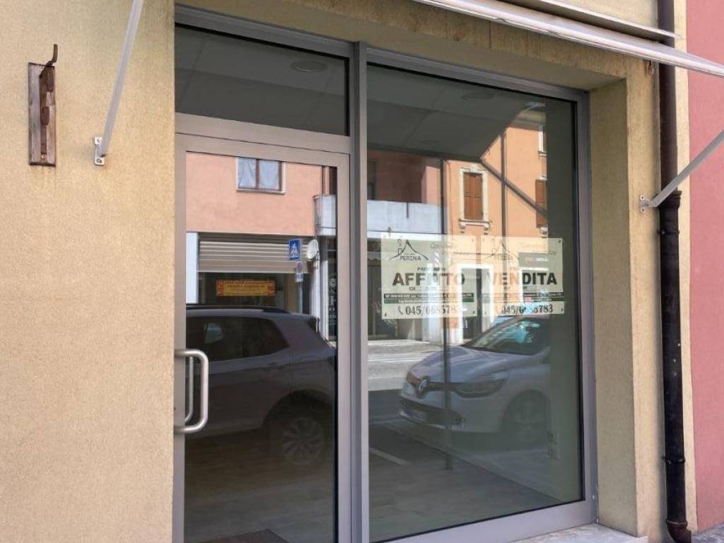 negozio in affitto ad Isola della Scala