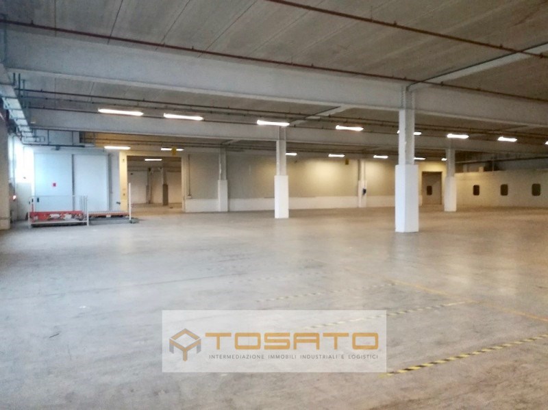 locale commerciale in affitto ad Isola Rizza