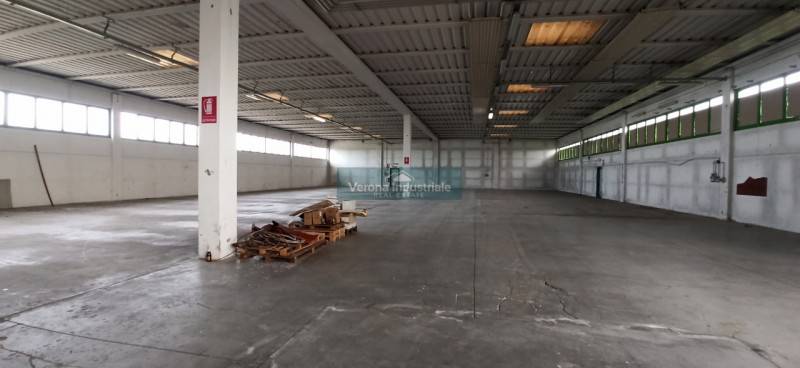 capannone in affitto ad Isola Rizza