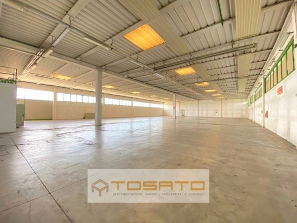 locale commerciale in affitto ad Isola Rizza