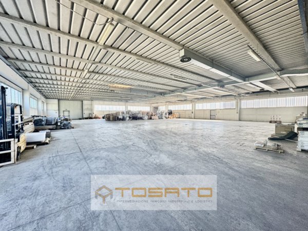 locale commerciale in affitto ad Isola Rizza