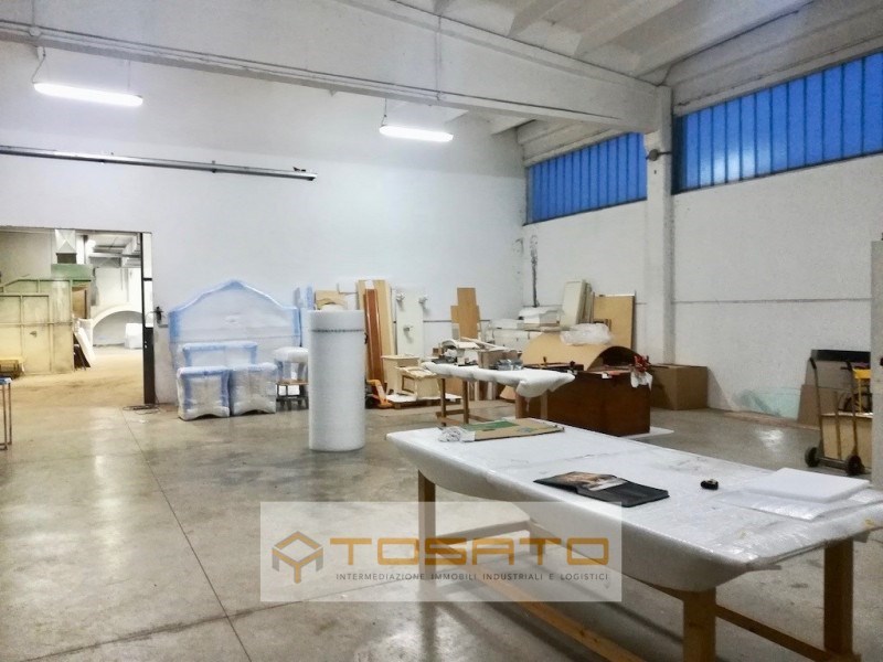 locale commerciale in affitto ad Isola Rizza
