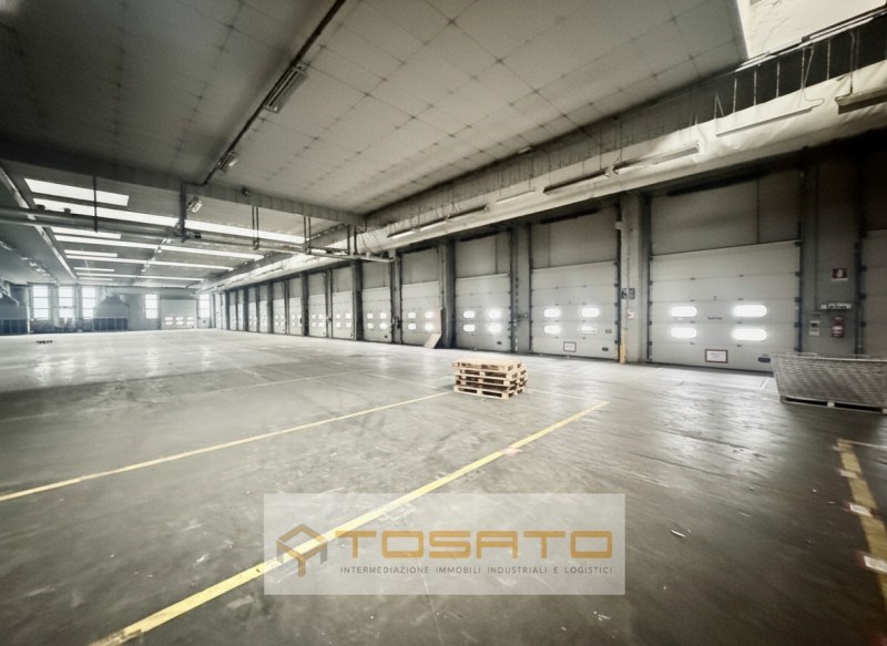 locale commerciale in affitto ad Isola Rizza