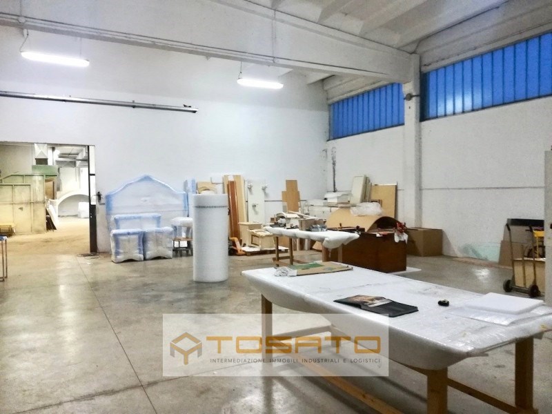 locale commerciale in affitto ad Isola Rizza