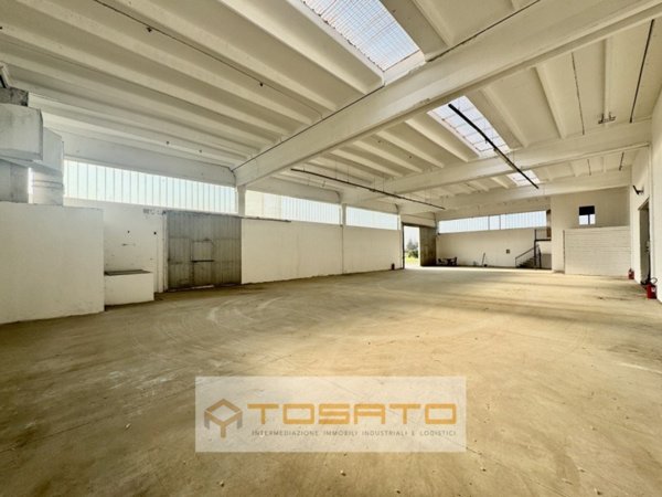 locale commerciale in affitto ad Isola Rizza