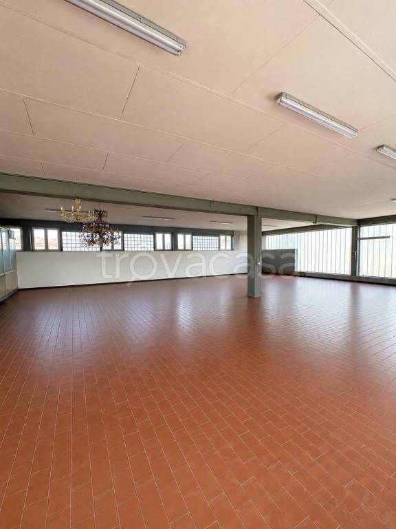 locale commerciale in affitto a Lavagno in zona Vago