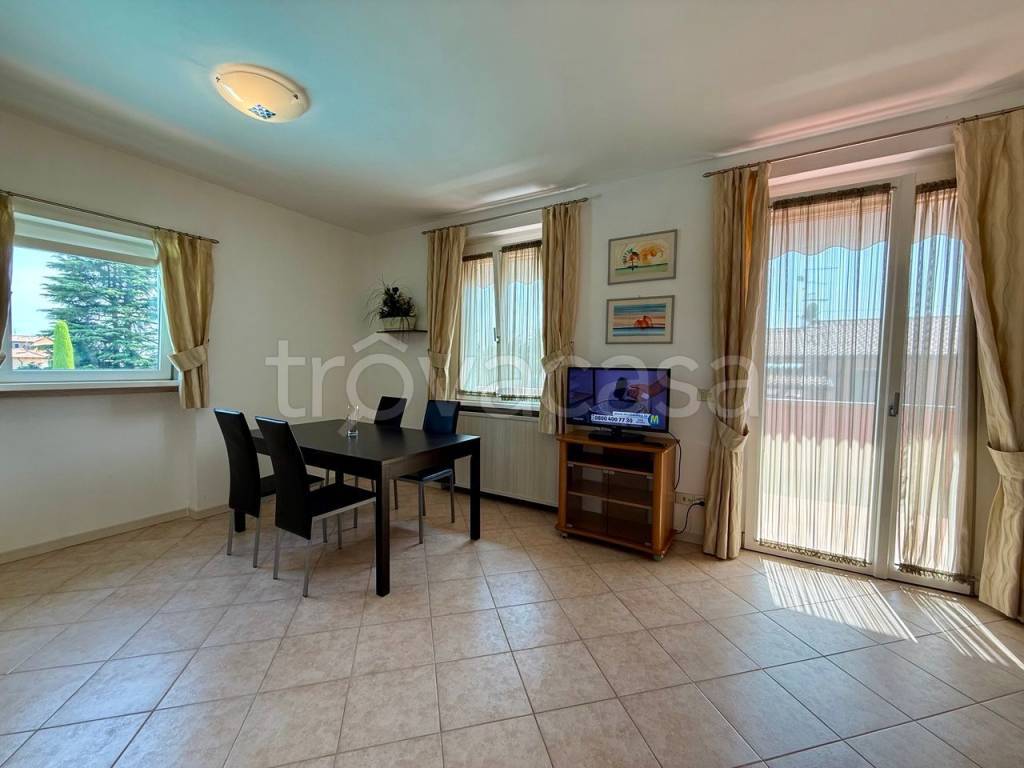 appartamento in affitto a Lazise