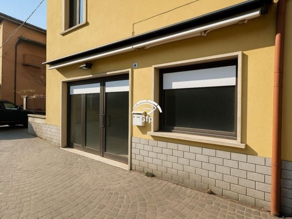 negozio in affitto a Lazise in zona Pacengo