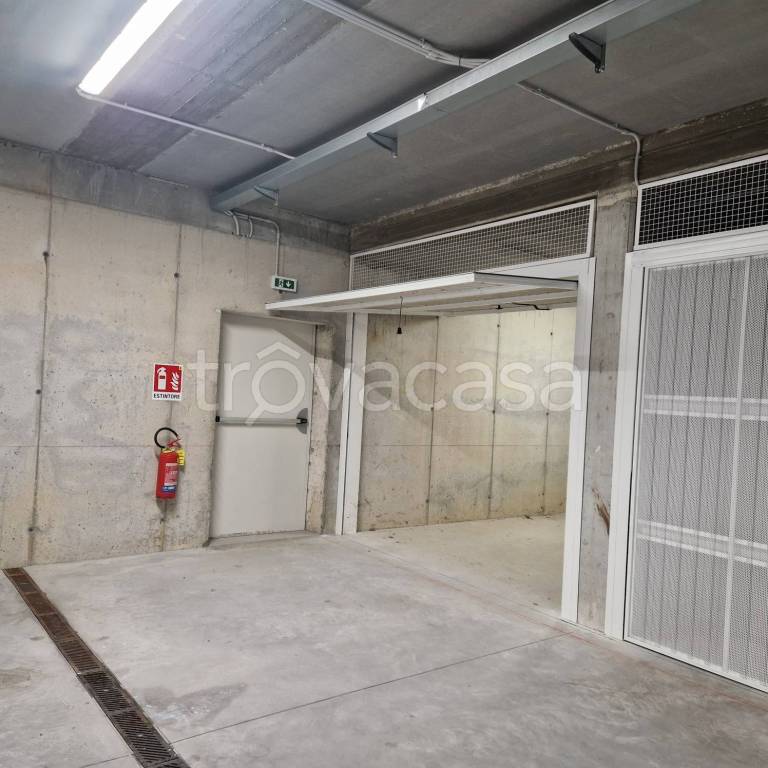 locale di sgombero in affitto a Lazise