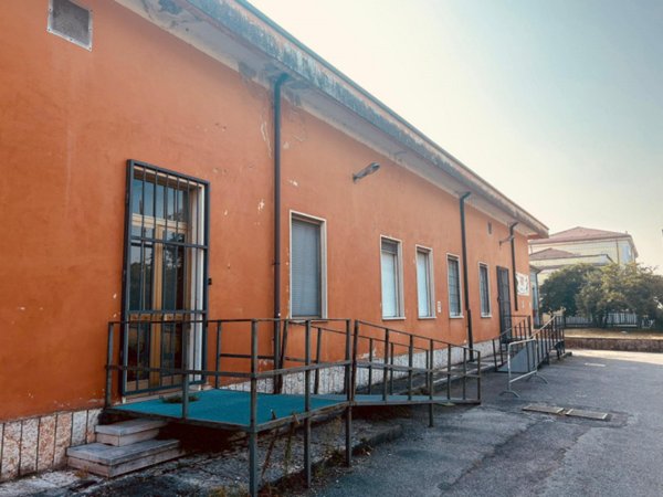 locale commerciale in affitto a Legnago