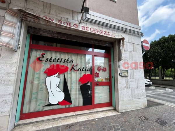 negozio in affitto a Legnago in zona Porto