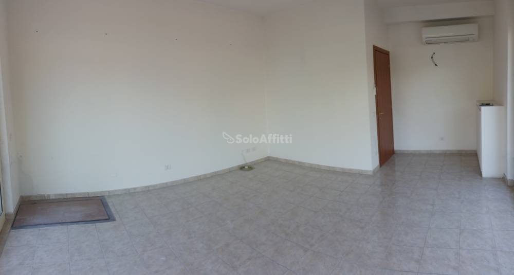 negozio in affitto a Legnago in zona Terranegra