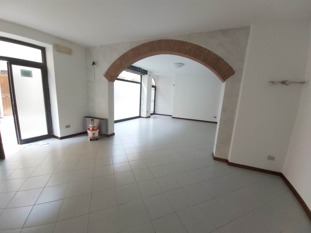 negozio in affitto a Legnago