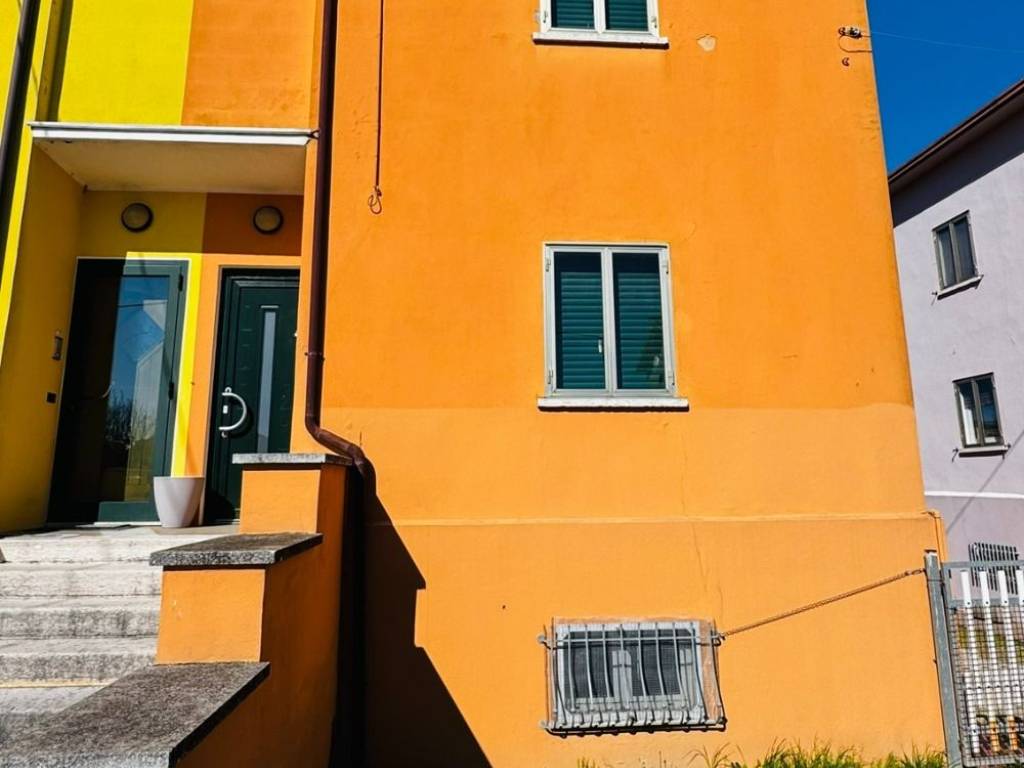 casa indipendente in affitto a Legnago