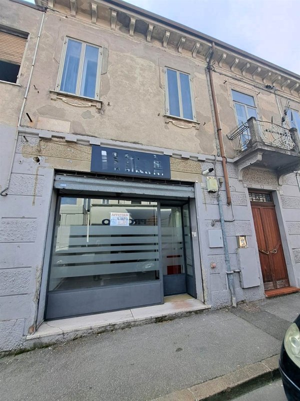 negozio in affitto a Legnago in zona Porto
