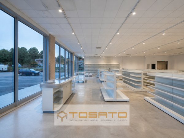 negozio in affitto a Legnago in zona San Pietro