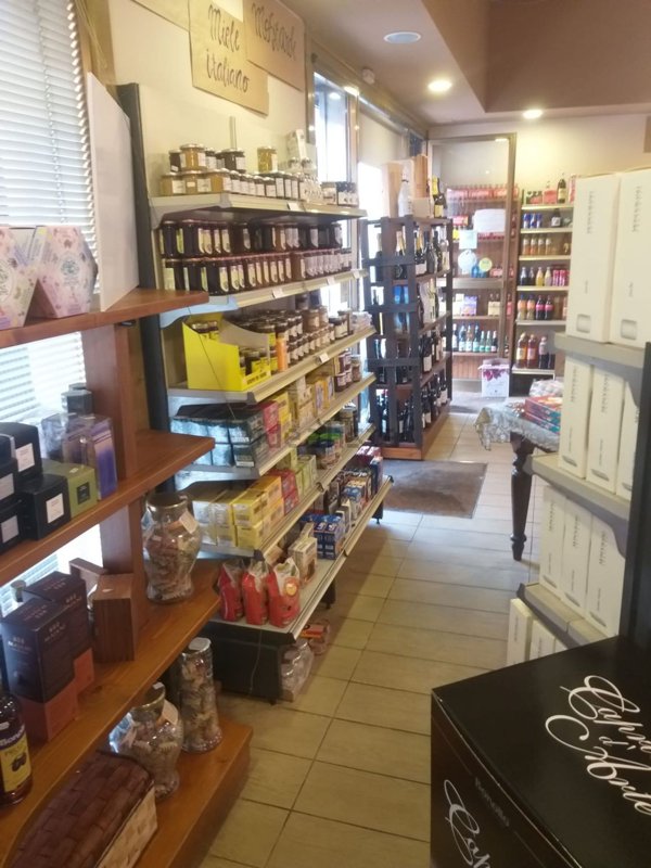 locale commerciale in affitto a Legnago in zona Porto