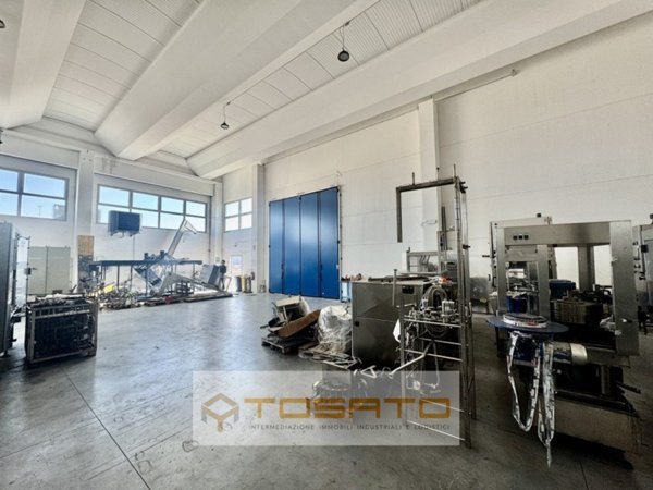locale commerciale in affitto a Mozzecane