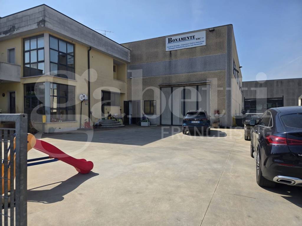 locale commerciale in affitto a Mozzecane