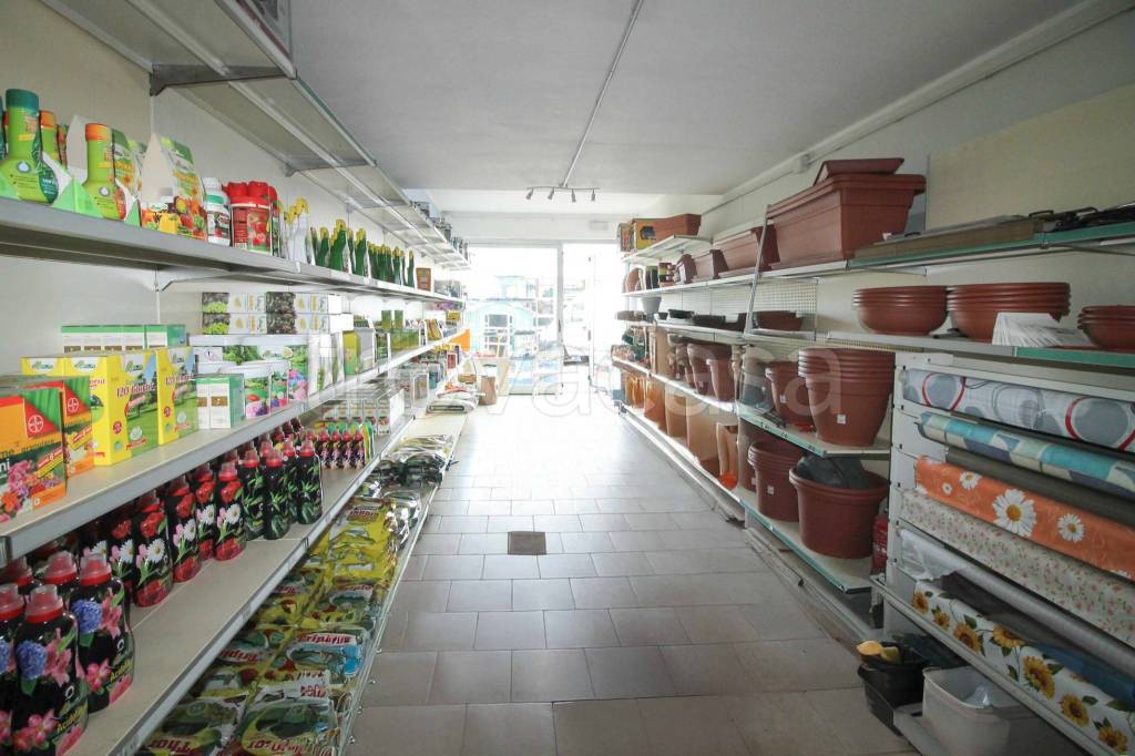 negozio in affitto a Negrar di Valpolicella