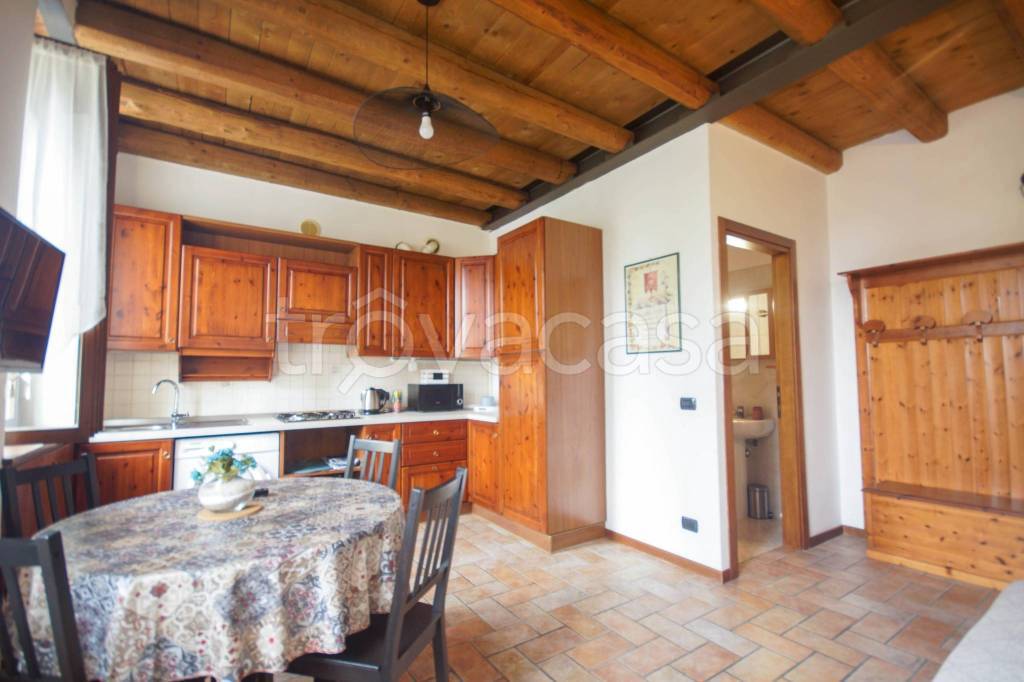 appartamento in affitto a Negrar di Valpolicella in zona Jago