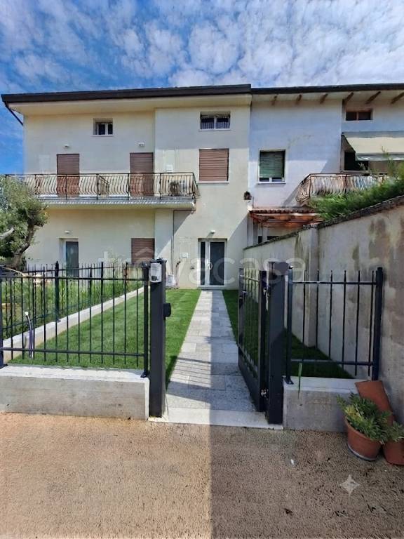 appartamento in affitto a Negrar di Valpolicella in zona Fane