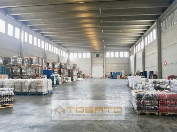 locale commerciale in affitto a Nogara