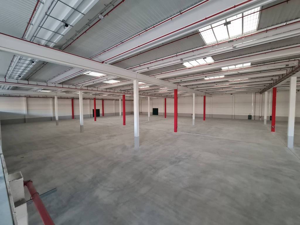 locale commerciale in affitto a Nogarole Rocca