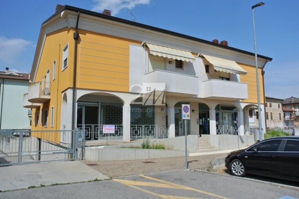 ufficio in affitto a Nogarole Rocca in zona Pradelle