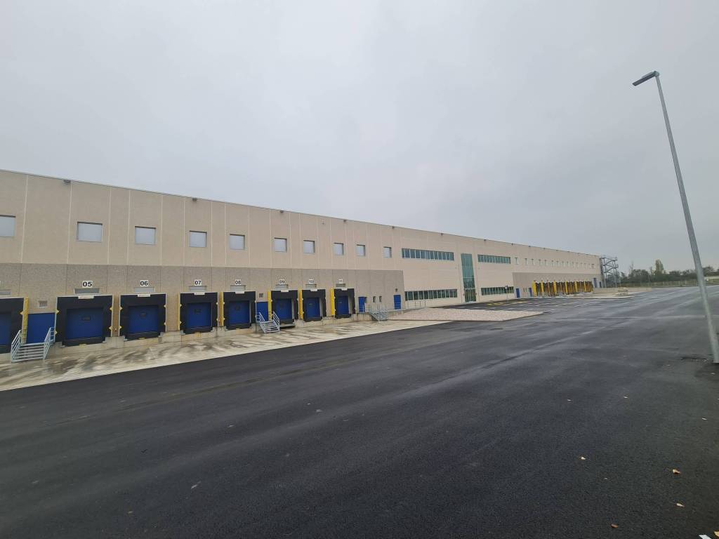 locale commerciale in affitto ad Oppeano