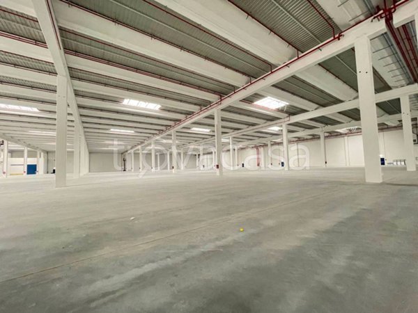 locale commerciale in affitto ad Oppeano in zona Vallese
