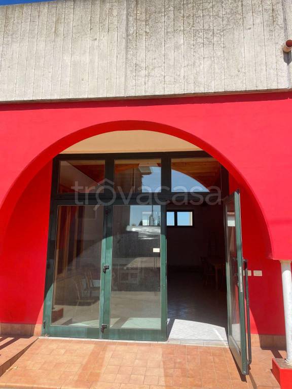 negozio in affitto ad Oppeano