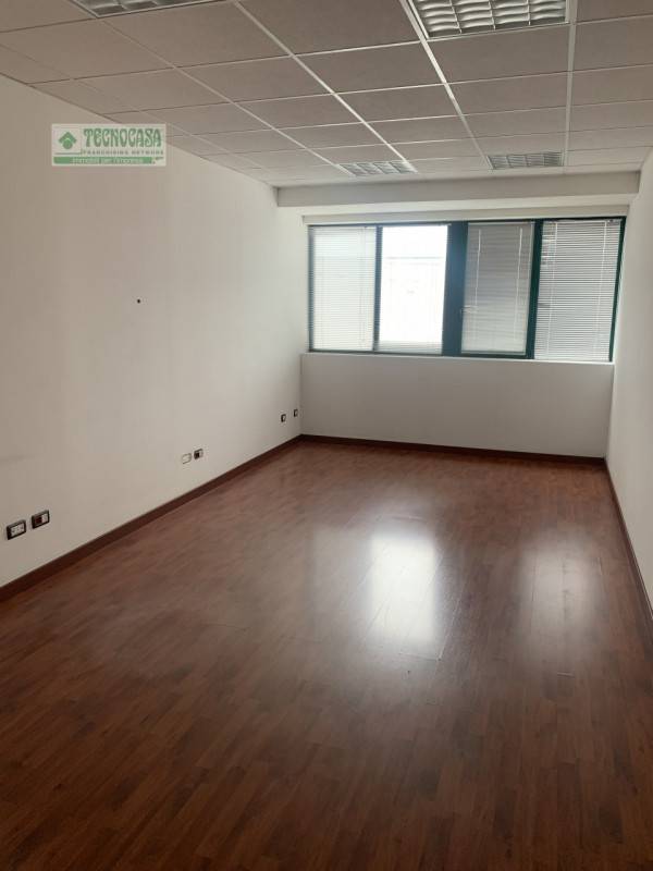 ufficio in affitto a Pescantina in zona Settimo