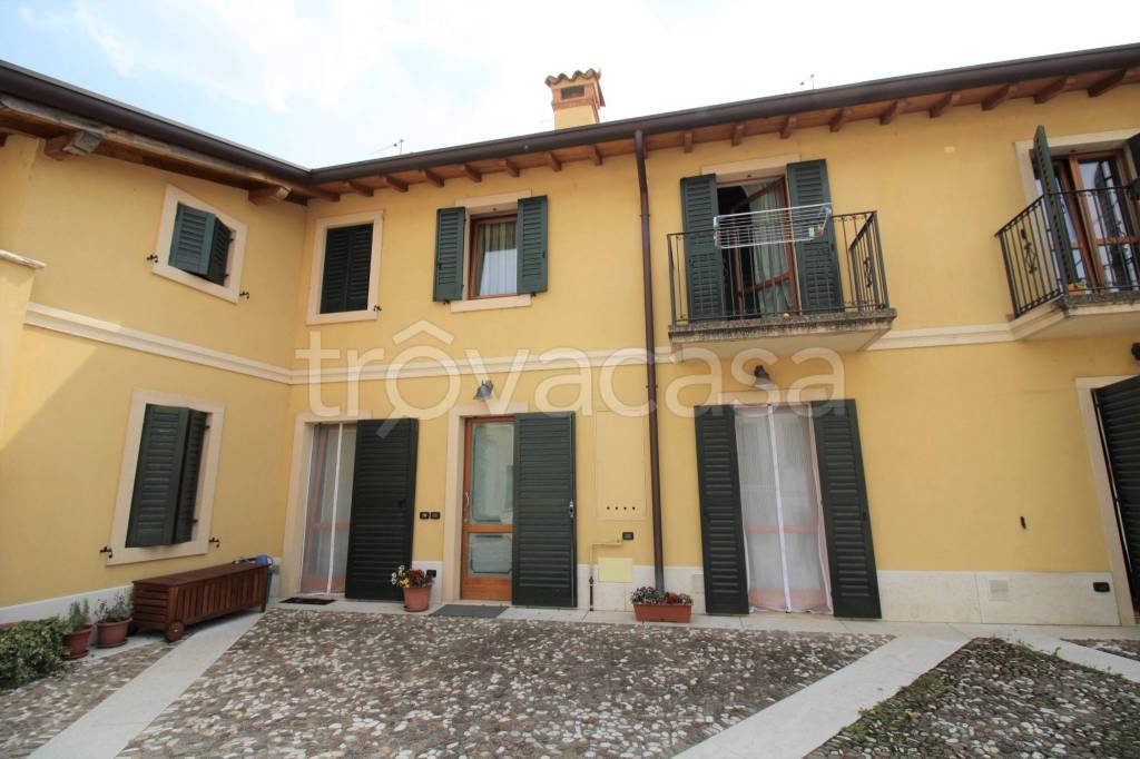appartamento in affitto a Pescantina