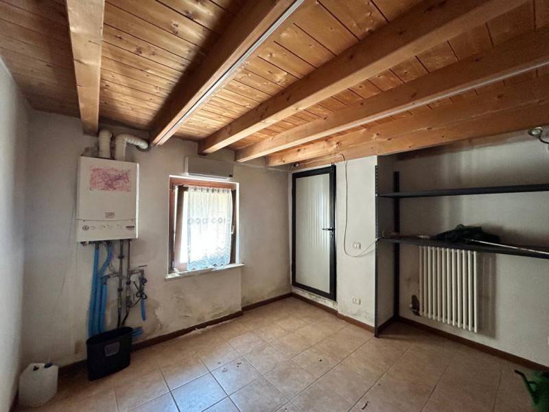 negozio in affitto a Pescantina
