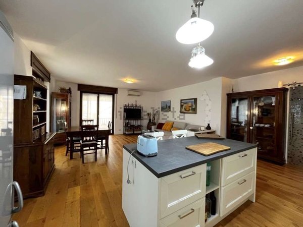 appartamento in affitto a Pescantina