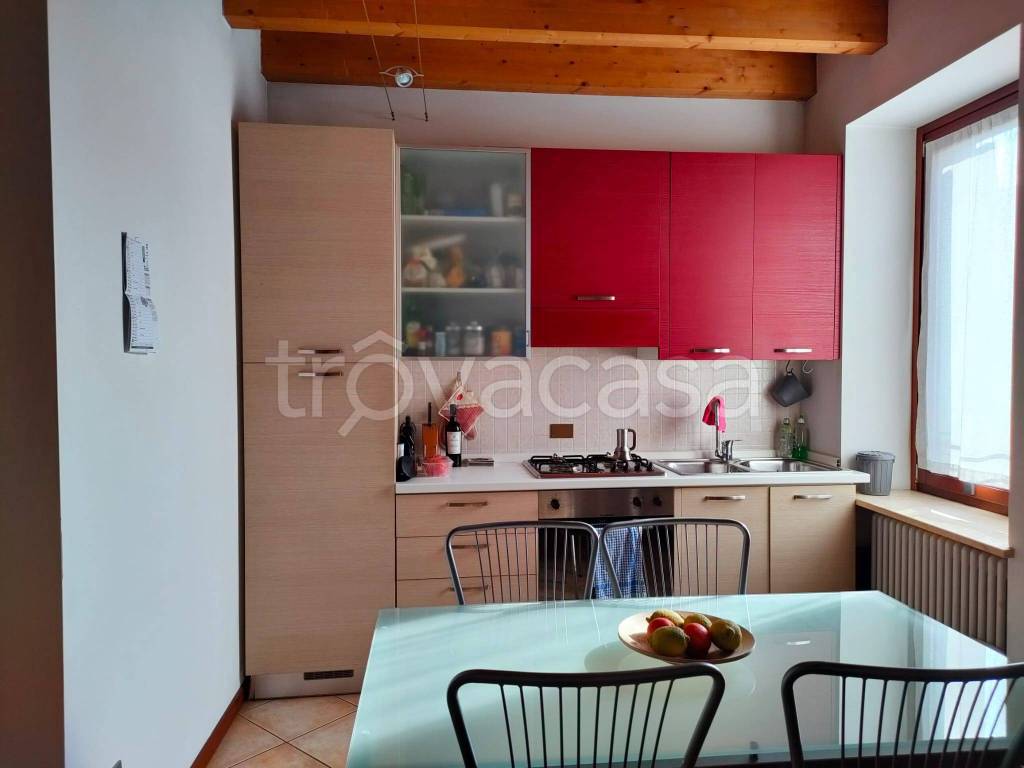 appartamento in affitto a Pescantina