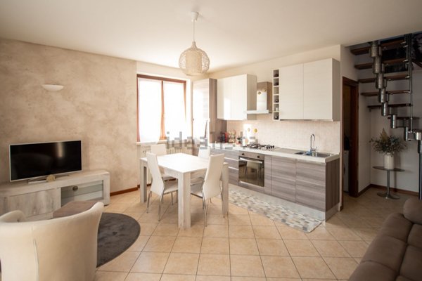 appartamento in affitto a Pescantina