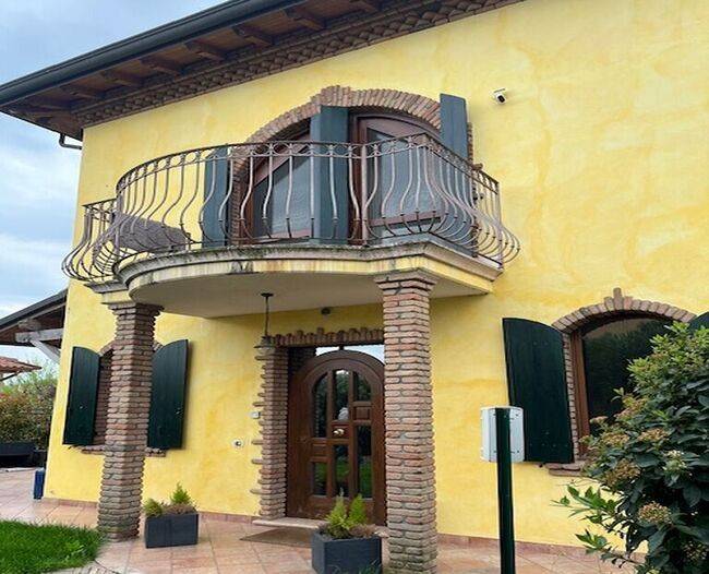 casa indipendente in affitto a Pescantina