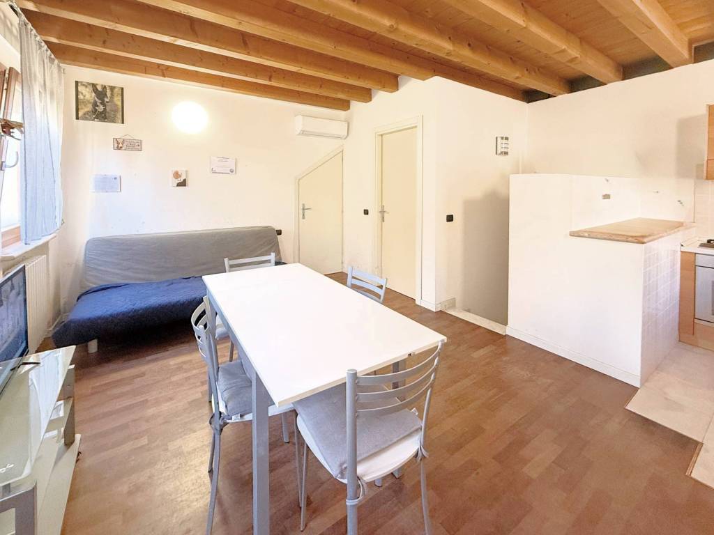 appartamento in affitto a Pescantina