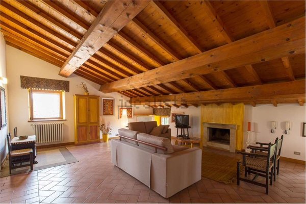 casa indipendente in affitto a Pescantina